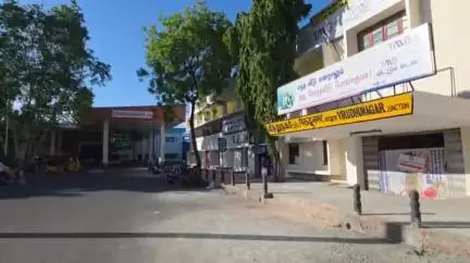 விருதுநகர்: எந்தவித பயன்பாடின்றி விருதுநகர் ரயில் நிலையில் 20 நாட்களுக்கு மேலாக நிறுத்தி வைக்கப்பட்டுள்ள வந்தே பாரத் எக்ஸ்பிரஸ் ரயில்