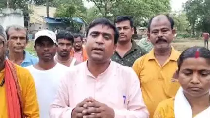 রাজনগর: লক্ষ্মীনারায়ণপুর পঞ্চায়েতের খয়েরবন বাস্তুপুরুষ মন্দির সংলগ্ন এলাকায় সোলার হাইমাস্ট লাইটের উদ্বোধন, উদ্যোগে বিধায়ক