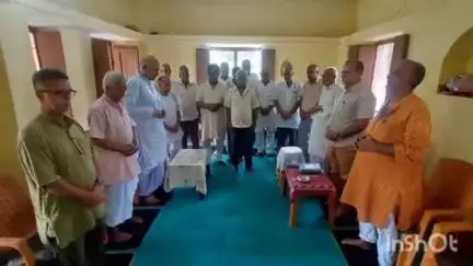 झंझारपुर: प्रसिद्ध चिकित्सक डॉ. यू एस चौधरी के निधन पर बेलाराही सत्संग आश्रम में शोकसभा