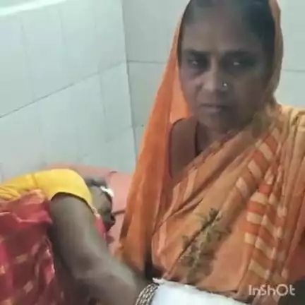 नरपतगंज: बेलागंज के समीप अनियंत्रित ऑटो पलटी, महिला सहित तीन घायल, 2 को किया गया रेफर