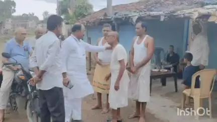 चितरंगी: देवसर विधायक राजेंद्र मेश्राम ने ग्राम घोघरा में फरियादियों की समस्याएं सुनीं