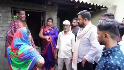 ଧର୍ମଶାଳା: ଖୋସାଲପୁର ଗାଁରେ ଅଗ୍ନି ବିପନ୍ନ ପରିବାରକୁ ଭେଟିଲେ ଧର୍ମଶାଳା ବିଧାୟକ