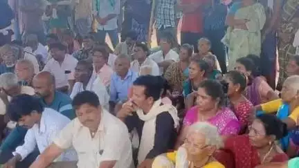 అమలాపురంలో కనకమాలక్ష్మి మత్స్యకార సొసైటీకి చెందిన భూములకు పరిహారం ఇవ్వాలంటూ 4వ రోజు కొనసాగిన మత్స్యకారుల నిరసన దీక్ష