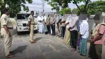 కొలిమిగుండ్ల పోలీస్ స్టేషన్ పరిధిలోని రౌడీ షీటర్లకు కౌన్సెలింగ్ నిర్వహించిన సీఐ రమేష్ బాబు