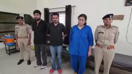 હિંમતનગર: શહેરમાં આગ્રા-અસારવા ટ્રેનમાં વિદેશી દારૂની હેરાફેરી કરતા મહિલા સહિત ત્રણ ઝડપાયા: રેલવે પોલીસે રૂ.1.64 લાખના વિદેશી દારૂ ઝડપ્યો