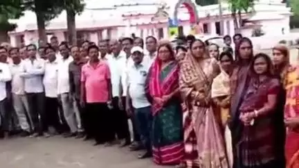 ବୋଲଗଡ: ବାଙ୍କୋଇ ତାରେଶ୍ୱର ଦେବଙ୍କ ପୀଠରେ ପୂର୍ବତନ ମୁଖ୍ୟମନ୍ତ୍ରୀଙ୍କ ଆଶୁ ଆରୋଗ୍ୟ କାମନା କରି ଦୀପଦାନ କଲେ ବିଧାୟକ ଓ ଗ୍ରାମବାସୀ