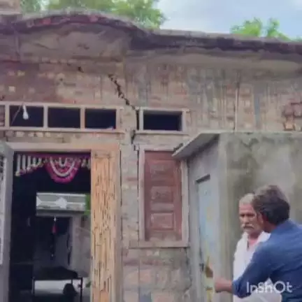 आहोर: जवाई नदी क्षेत्र में ठेकेदार द्वारा ब्लास्ट करने से पचानवा स्थित घरों में आई दरारें, ग्रामीणों ने किया विरोध-प्रदर्शन