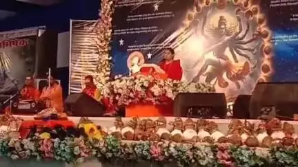 डुमरा: डुमरा में शिव महापुराण कथा के पांचवें दिन शिव की बताई गई महत्ता