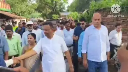 আরামবাগ: বিরোধীদের গুণ্ডামির জেরেই বাঁধ নির্মাণে দেরি হচ্ছে, বালিপুরে বন্যা পরিস্থিতি পরিদর্শনে এসে অভিযোগ করলেন মন্ত্রী