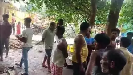 ঝালদা ১: নোওয়াডী গ্রামে গ্রাম দেবতার পুজায় ভক্তদের ভিড়