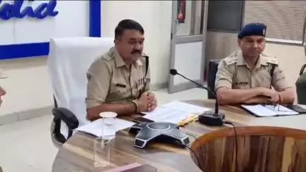 देहरादून: एसएसपी अजय सिंह ने कार्यालय में अधिकारियों के साथ त्रिस्तरीय पंचायत चुनाव की तैयारियों पर की समीक्षा बैठक, दिए निर्देश