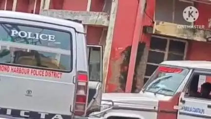 মগরাহাট ১: ব্যক্তির কাছ থেকে কয়েক লাখ টাকা প্রতারণার অভিযোগে আলমপুর থেকে গ্রেপ্তার ব্যক্তি, পেশ আদালতে
