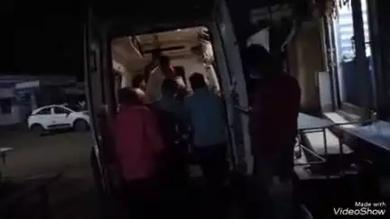 देवघर: चंद्र मंडी थाना क्षेत्र के मधुबन चौक पर बोलेरो की टक्कर से बाइक सवार दो लोग घायल