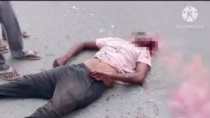మిర్యాలగూడ: మిర్యాలగూడలోని రోడ్డు ప్రమాదంలో వ్యక్తి అక్కడికక్కడే మృతి