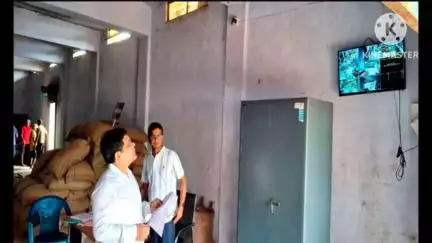 कटकमसांडी: उपायुक्त ने प्रखंड के झारखंड राज्य खाद्य निगम गोदाम का औचक निरीक्षण किया