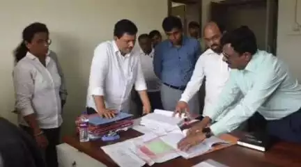 करवीर: छत्रपती संभाजी महाराज क्रीडा संकुल कामकाजाचा पालकमंत्री प्रकाश आबिटकर यांनी घेतला आढावा