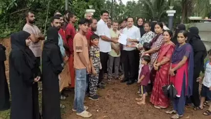 ಪುತ್ತೂರು: ನಗರದಲ್ಲಿ ಕಾಂಕ್ರೀಟ್ ರಸ್ತೆ ನಿರ್ಮಾಣಕ್ಕೆ ಆಗ್ರಹಿಸಿ ಸ್ಥಳೀಯರಿಂದ ಶಾಸಕ ಅಶೋಕ್ ರೈಗೆ ‌ಮನವಿ