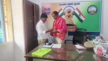 అలంపూర్: రాజోలి పోలీస్ స్టేషన్ నూతన ఎస్సైగా గోకారి బాధ్యతలు స్వీకరణ