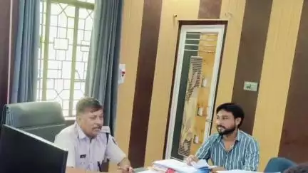 कोचाधामन: प्रखंड के बीस सूत्री सदस्य ने एसडीपीओ गौतम कुमार से की मुलाकात