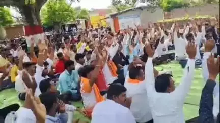 पाटोदा: तालुक्यातील उंबरविहीरा येथे मराठा समाजाची बैठक पार पडली, मराठा सेवक बांधव मोठ्या संख्येने उपस्थित