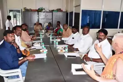 భద్రకాళి దేవస్థానంలో పాలకమండలి సభ్యులతో సమావేశం, ఒక కోటి రూపాయలతో అమ్మవారికి వ్రతాన్ని తయారు చేయడానికి తీర్మానం