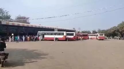 सिल्लोड: शहर पोलिसांनी एसटी आगारात वाढवला पोलीस बंदोबस्त, छोट्या-मोठ्या चोरींवर पोलिसांची असणार नजर