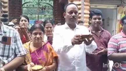 ନୟାଗଡ ସଦର: ଦକ୍ଷିଣ କାଳୀ ମନ୍ଦିର ପରିସରରେ ନବୀନ ପଟ୍ଟନାୟକଙ୍କ ଆଶୁ ଆରୋଗ୍ୟ କାମନା କରି ସମୂହ ଦୀପଦାନ