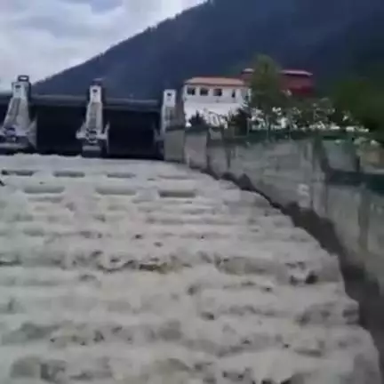 सांगला: जिले की बासपा नदी का बढ़ा जलस्तर, बांध से छोड़ा जा रहा अतिरिक्त पानी; लोग बरतें एहतियात: जिला प्रशासन