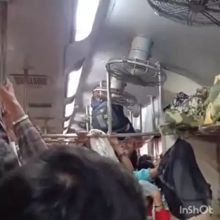 बालोद: बालोद से रायपुर जाने वाली यात्री ट्रेन का आम आदमी पार्टी के पदाधिकारी ने किया वीडियो वायरल, बढ़ती भीड़ को देख