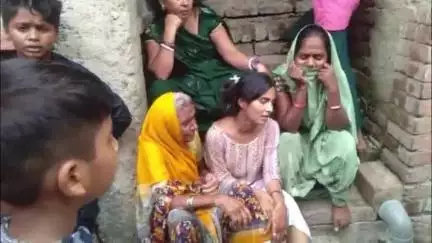 मुहम्मदाबाद: कबीरपुर गांव निवासी पिकअप खलासी दुर्गेश की अमेठी जिले में सड़क दुर्घटना में हुई मौत