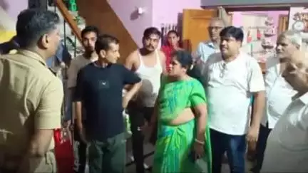 टोंक: देवली शहर में बावड़ी बालाजी मंदिर परिसर में नकाबपोश बदमाशों ने घर में घुसकर चाकू और पिस्टल दिखाकर की लूट