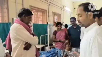 ప్రభుత్వ ఆసుపత్రిలో చికిత్స పొందుతున్న బాధితులను పరామర్శించిన ఎమ్మెల్యే కందికుంట వెంకటప్రసాద్