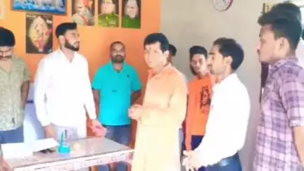 जरीडीह: करहरिया और जैनामोड़ के 40 लोग श्री सनातनी सेना में शामिल हुए, संगठन को मज़बूत करने पर चर्चा