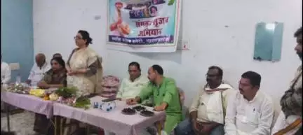 नारायणगंज: नारायणगंज में संगठन सृजन को लेकर कांग्रेसियों की बैठक, केंद्रीय पर्यवेक्षक ने की चर्चा