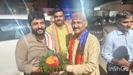 तुलसीपुर: जिले में पहुंचे केंद्रीय सहकारिता एवं उद्यान राज्य मंत्री मुरलीधर मोहोल का विधायक कैलाश नाथ शुक्ला ने किया स्वागत