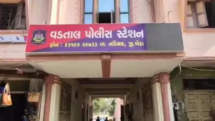 નડિયાદ: વડતાલમાં દર્શન કરવા આવેલ વૃદ્ધાની સોનાની બંગડી તફડાવી ગઠિયો ફરાર