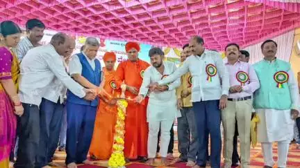 ಹಡಗಲಿ: ಪಟ್ಟಣದ ಶ್ರೀ ಶಿವಶಾಂತವೀರ ಸಮುದಾಯದಲ್ಲಿ'ಮಕ್ಕಳಿಗೆ ಪ್ರತಿಭಾ ಪುರಸ್ಕಾರ' ಮತ್ತು ಸಾಧಕರಿಗೆ ಸನ್ಮಾನ ಕಾರ್ಯಕ್ರಮ