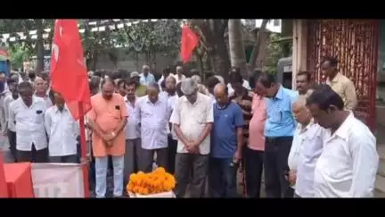 মঙ্গলকোট: মঙ্গলকোটের নিহত সিপিআইএম কর্মী পাঁচকড়ি মাঝি ও বনমালী কুশমেটের স্মরণসভা অনুষ্ঠিত হল, উপস্থিত দলীয় পদাধিকারীরা