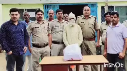 आरोन: सराई तिराहे के पास बाबा की वेशभूषा में अवैध गांजा ले जा रहा व्यक्ति आरोन थाना पुलिस द्वारा गिरफ्तार