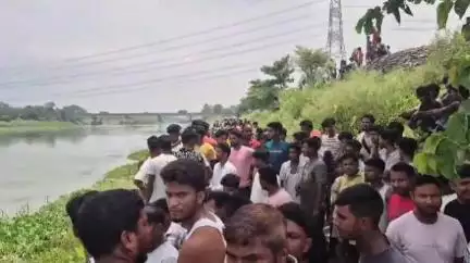 पोठिया: जंगलबस्ती डांगापाड़ा गांव में नदी किनारे मिला युवक का शव, पुलिस जांच में जुटी