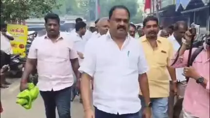 திருவொற்றியூர்: திருவொற்றியூர் சரத்குமார் நகரில் கலைஞரின் 102 வது பிறந்த நாளை முன்னிட்டு பிரியாணி மற்றும் நல திட்டங்களை வழங்கிய எம்எல்ஏ சங்கர்