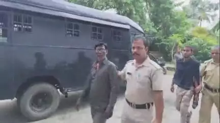 কাকদ্বীপ: চুরিরে অভিযোগে গ্রেপ্তার এক কাকদ্বীপ এলাকার ঘটনা আজ আদালতে পেশ করল