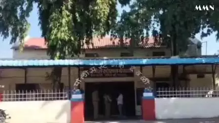 वर्धा: वायगाव ते हिंगणघाट मार्गावर वाळूची अवैध वाहतूक करणाऱ्यावर देवळी पोलिसांची कारवाई:10 लाखांचा मुद्देमाल जप्त