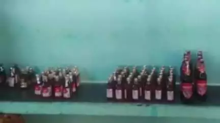 போச்சம்பள்ளி: கல்லாவி அம்மன்கோவில்பதி மற்றும் துரைசாமி நகர் பகுதியில் கள்ளத்தனமாக மது விற்பனையில் ஈடுபட்ட இரண்டு பெண்கள் கைது