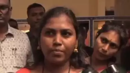 ವಿಜಯಪುರ: ಹೋಳಿಗೆ, ಚಟ್ನಿ, ಹಿಂಡಿ ಪುಡಿ ತಯಾರಿಸಿ ಮಾರಾಟಕ್ಕೆ 'ಶಕ್ತಿ ಯೋಜನೆ' ಸಹಾಯಕಾರಿ: ನಗರದಲ್ಲಿ ಡಾ.ಭುವನೇಶ್ವರಿ ಕಾಂಬ್ಳೆ