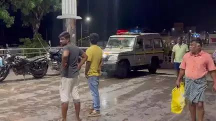 திருவள்ளூர்: களாம்பாக்கத்தில்  இரண்டு இளைஞர்களுக்கு அரிவாள் வெட்டு