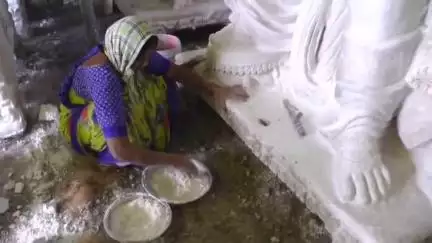 తాడిపత్రి: రాయితీలు ప్రకటిస్తే మట్టి విగ్రహాలను తయారు చేస్తామని తెలుపుతున్న వినాయక విగ్రహాల తయారీదారులు #localissue
