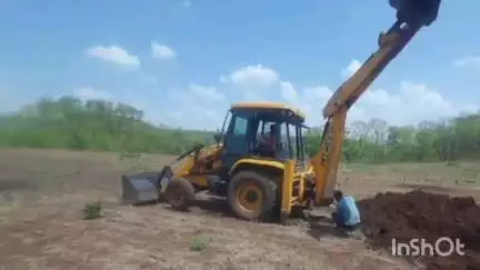 खकनार: बुरहानपुर वन मंडल में दूसरे दिन भी चला बुलडोजर, तीन हेक्टेयर जंगल जमीन मुक्त कराई गई