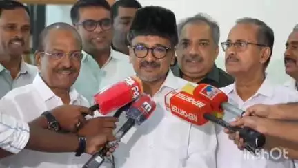 ഏറനാട്: ഭരണവിരുദ്ധ വികാരം, നിലമ്പൂരിൽ നിന്ന് സന്തോഷകരമായ വാർത്തയെന്ന് സാദിഖലി ശിഹാബ് തങ്ങൾ പാണക്കാട് പറഞ്ഞു