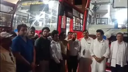 यवतमाळ: पालकमंत्री संजय राठोड यांच्याहस्ते ई-बसेसचे लोकार्पण ; यवतमाळ व दारव्हा आगारास प्रत्येकी ५ बसेस